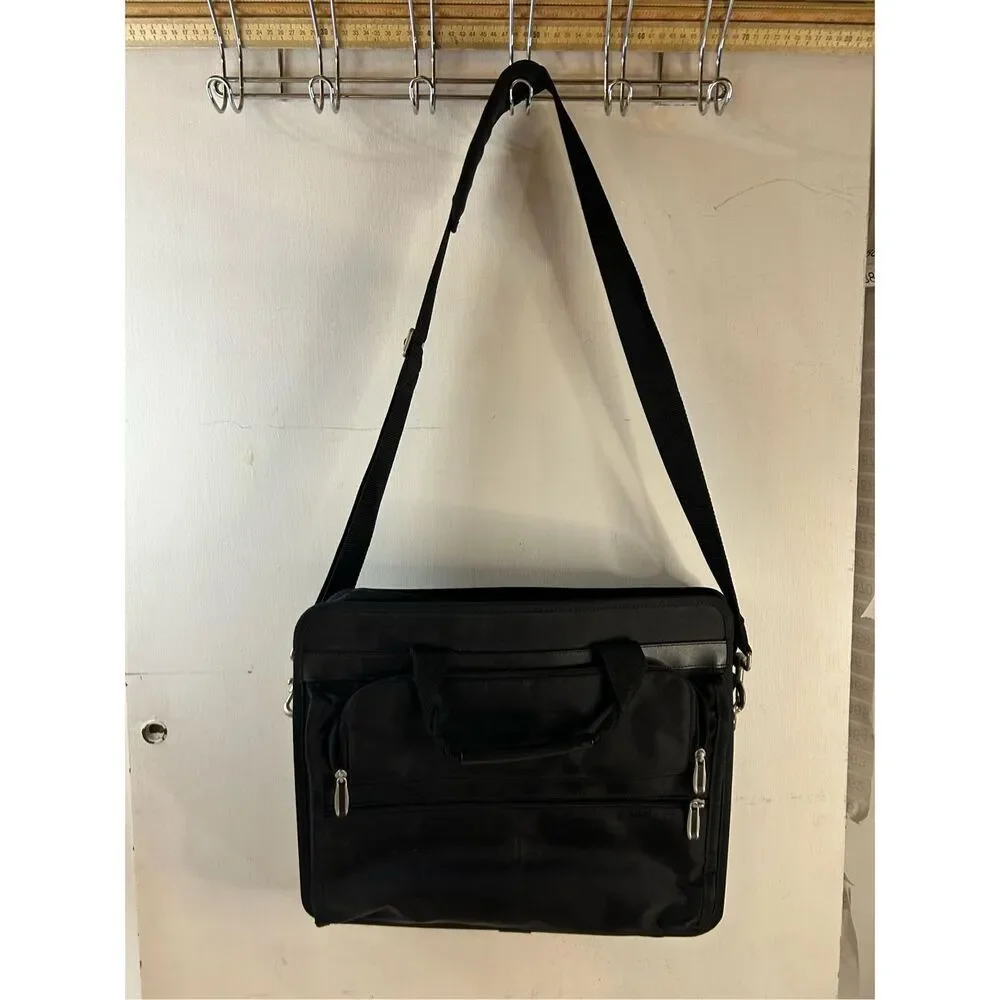 Gateway black laptop bag‎ 16